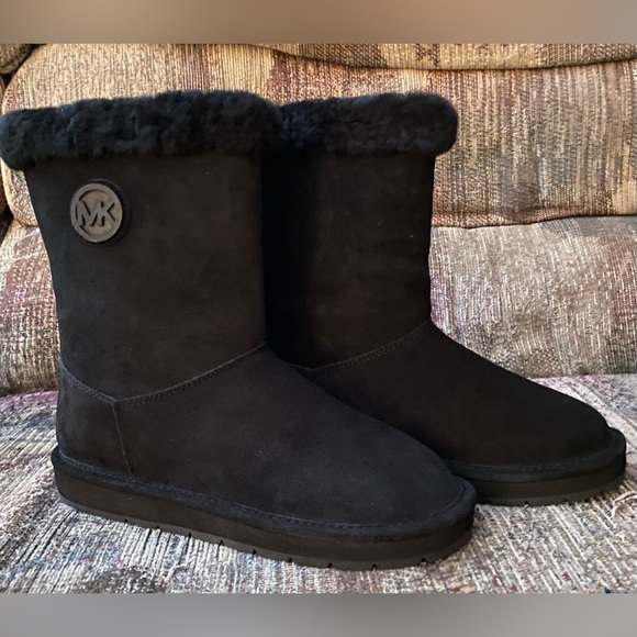 Michael Kors Women's Black Suede Boots. - Picture 1 of 15